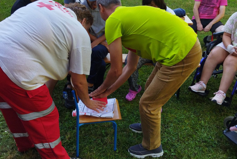udalosti / Návšteva z červeného kríža - foto