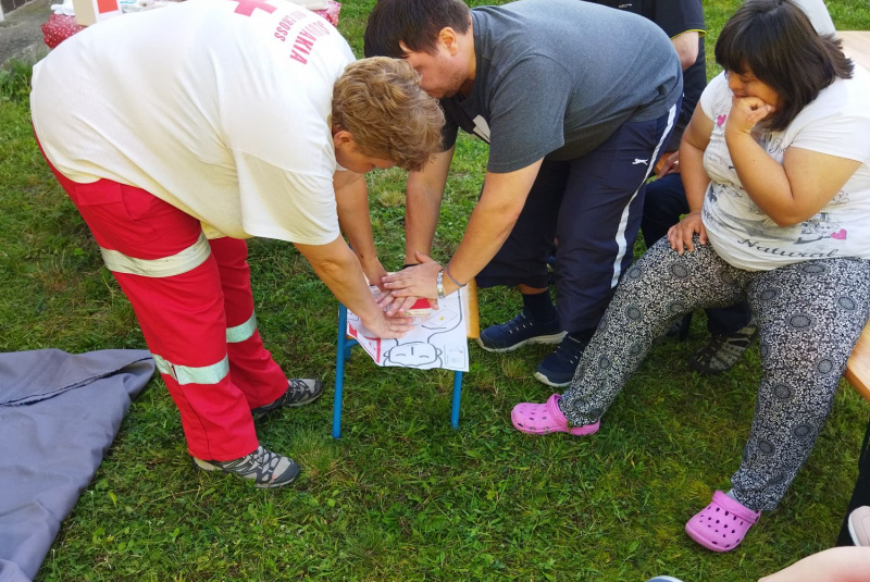 udalosti / Návšteva z červeného kríža - foto